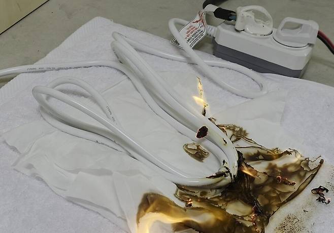 멀티탭 발화위험 화재 실증 실험 장면. 부산시 소방재난본부 제공