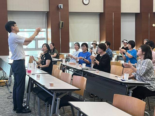 서울 노원구 삼육대에서 시민들이 노후 건강관리 관련 강의를 듣고 있다. 서울시평생교육진흥원 제공