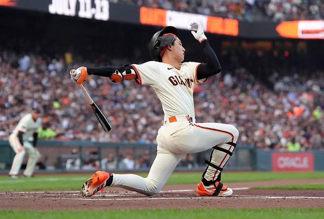 <yonhap photo-3170="">샌프란시스코 이정후의 스윙 모습. [AFP=연합뉴스]</yonhap>