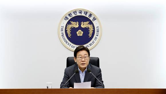 이재명 대통령이 10일 서울 용산 대통령실 청사에서 열린 3차 수석·보좌관 회의에서 발언하고 있다. 2025.7.10 [사진=연합뉴스]