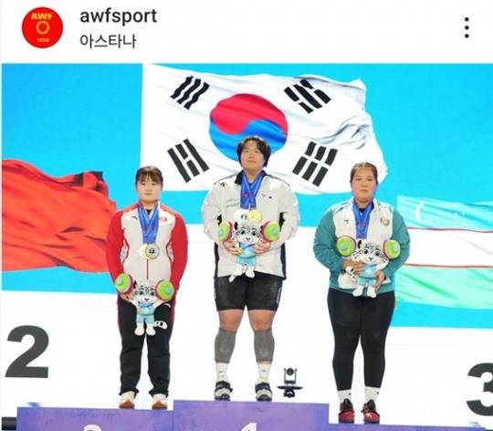 김체량, 2025 아시아유소년역도선수권 여자 최중량급 우승. 사진[연합뉴스]