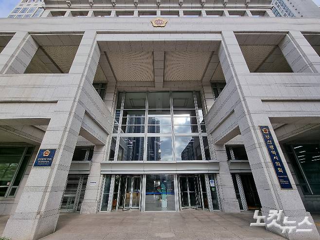 부산시의회 전경. 강민정 기자