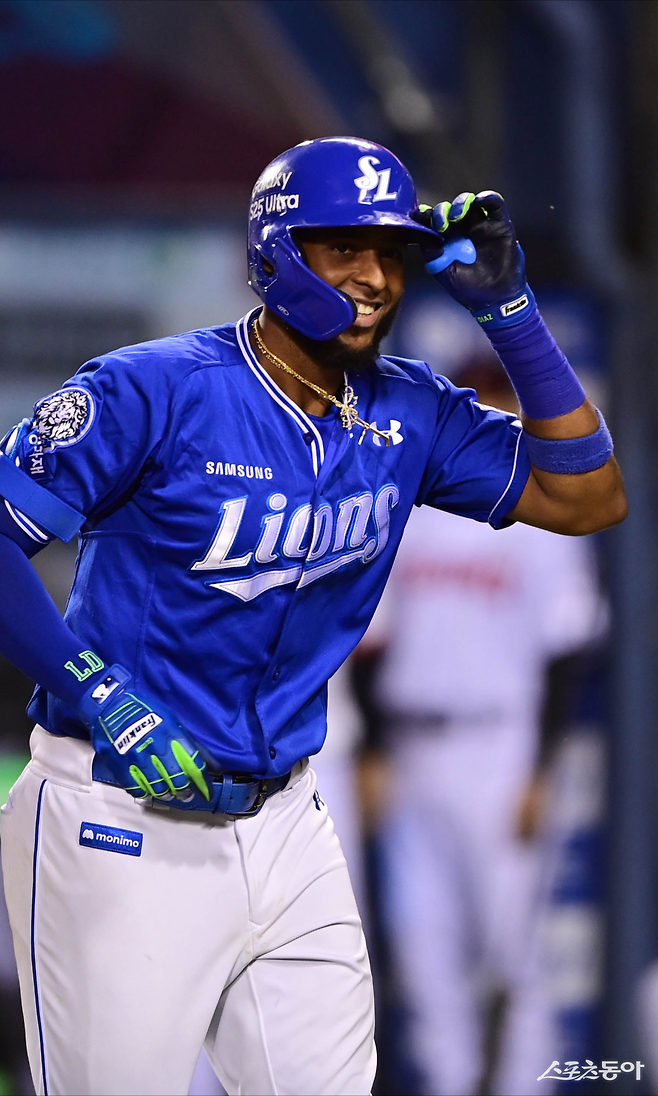 홈런 유형별로 순위를 매기면 흥미로운 결과가 나온다. 올 시즌 29홈런을 쳐낸 르윈 디아즈(삼성)는 2점홈런(12개), 3점홈런(6개)을 가장 많이 쳐내 영양가도 만점이라는 평가를 받는다. KIA 위즈덤은 솔로홈런, 삼성 이재현은 만루홈런을 가장 많이 쳐낸 타자다. 스포츠동아 DB