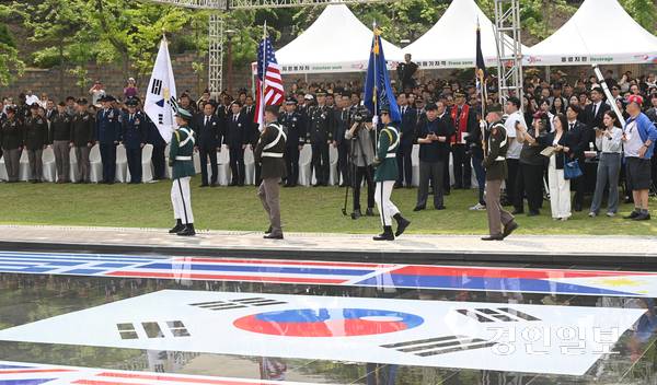 3일 오전 오산시 죽미령 평화공원에서 ‘제75주년 유엔군 초전기념 및 미 스미스부대 전몰장병 추도식’이 진행되고 있다. 2025.7.3 /최은성기자 ces7198@kyeongin.com