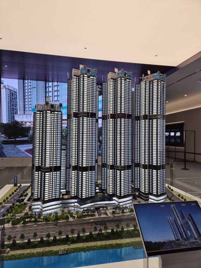 르엘 리버파크 센텀의 조감도 모형. 안준영 기자