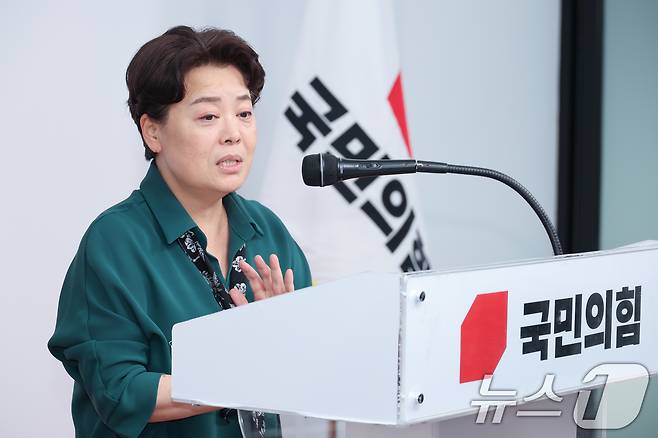 윤희숙 국민의힘 혁신위원장이 10일 오후 서울 여의도 당사에서 혁신위원회 제1차 회의 결과 브리핑을 하고 있다. 2025.7.10/뉴스1 ⓒ News1 안은나 기자