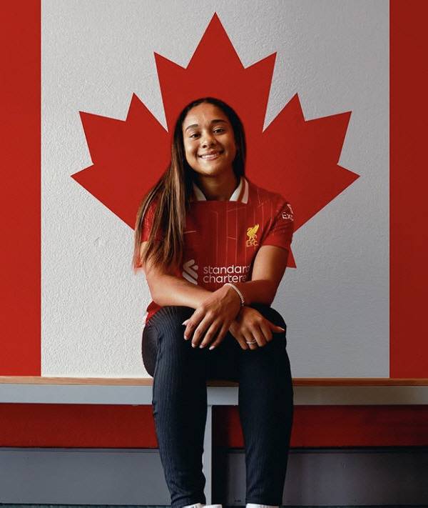 출처=올리비아 스미스 SNS 캡쳐