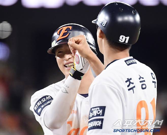 10일 대전 한화생명 볼파크에서 열린 한화와 KIA의 경기. 9회말 선두타자 안타를 날린 한화 이진영. 대전=송정헌 기자songs@sportschosun.com/2025.07.10/