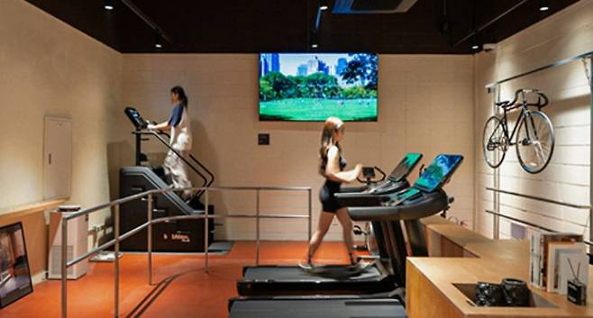 ‘에피소드 컨비니 가산’은 195채 규모 공유주거로 지하 1층∼지상 1층에 헬스장, 세탁실, 코워킹 라운지 등을 갖췄다. 글로벌 투자은행(IB)인 모건스탠리가 준공 후 기한이익상실(EOD)이 발생한 오피스텔을 매입한 뒤 SK디앤디가 리모델링해 운영하고 있다. SK디앤디 제공