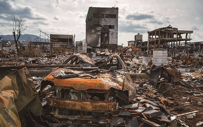 금액적 가치를 낳지 못하게 되면 그걸로 끝인 사회.그런 사회의 구성원은 재난 앞에 벌벌 떨 수밖에 없다. 사진은 2024년 일본 노토반도 지진 당시 모습. / 사진 셔터스톡