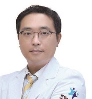 민슬기 연세스타병원정형외과 원장 - 한림대 의대, 현 정형외과 전문의, 현 대한견주관절학회 평생회원, 전 영월의료원 정형외과 과장, 전 삼성서울병원 정형외과 견주관절 전임의