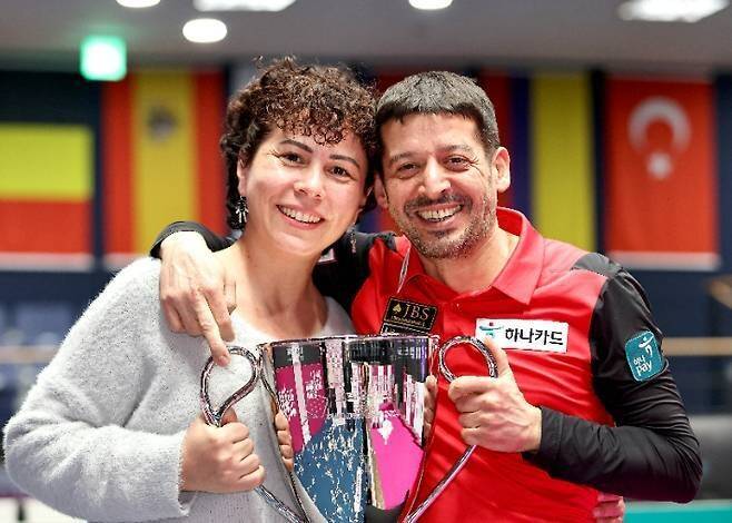 무라트 나지 초클루와 아내 에멜. PBA 제공