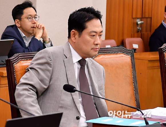 장동혁 국민의힘 의원이 7일 오전 서울 여의도 국회에서 열린 법제사법위원회의 법안심사제1소위원회에 참석하고 있다. [사진=곽영래 기자]