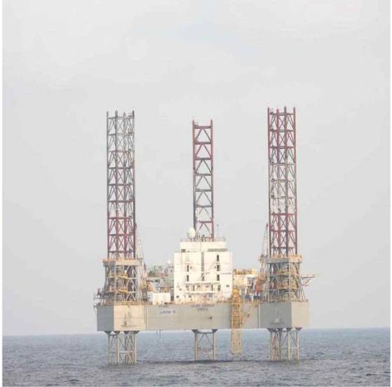 중국이 2022년 서해 잠정조치수역(PMZ)에 일방적으로 설치한 석유시추설비 형태 구조물    (연합뉴스)