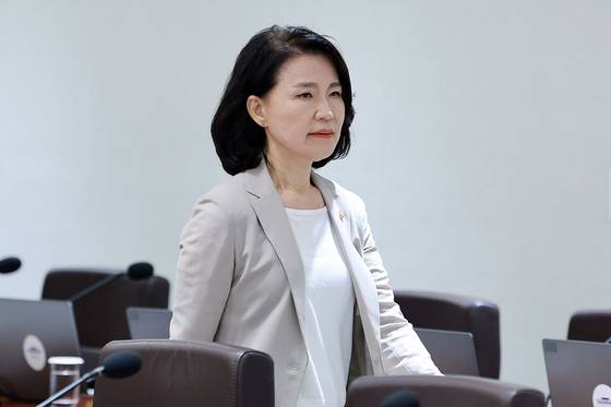 이진숙 방송통신위원장이 8일 용산 대통령실에서 열린 국무회의에 참석하고 있다. 대통령실통신사진기자단