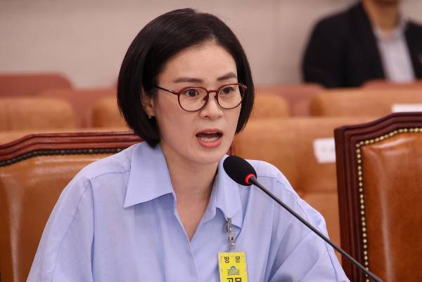 김예원 변호사가 박지원 더불어민주당 의원의 장애를 언급한 것에 대해 사과했다. 사진은 지난 9일 법제사법위원회 전체회의 '검찰개혁 4법'(검찰청 폐지법, 공소청 설치법, 중대범죄수사청 설치법, 국가수사위원회법) 관련 공청회에서 진술인 발언에 나선 김예원 변호사. /사진=뉴시스