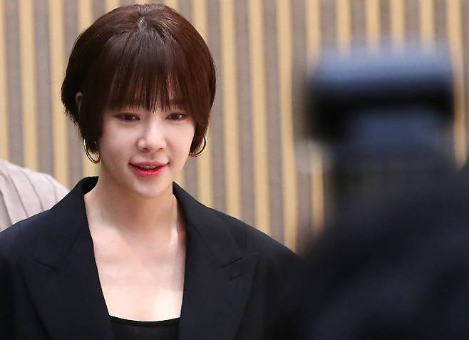 자신이 설립한 회사의 공금을 가상 화폐 등에 투자해 재판에 넘겨진 배우 황정음이 회사 명의로 대출 받은 돈을 이용해 자신의 카드값까지 낸 것으로 알려졌다. 사진은 지난해 3월 서울 양천구 목동 SBS 사옥에서 진행된 금토드라마 '7인의 부활' 제작발표회에 참석한 배우 황정음. /사진=스타뉴스