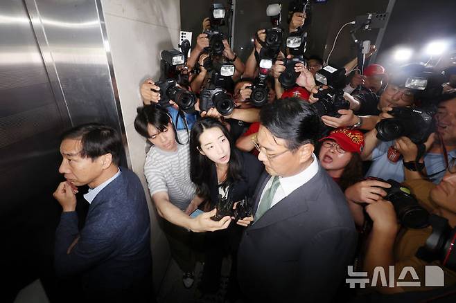 [서울=뉴시스] 조성우 기자 = 김태효 전 국가안보실 1차장이 11일 오후 서울 서초구 순직 해병 특별검사팀 사무실로 출석하고 있다. 2025.07.11. xconfind@newsis.com