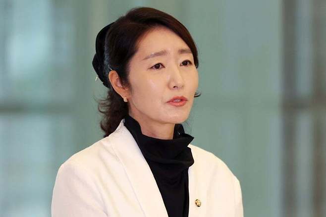 강선우 여성가족부 장관 후보자가 지난달 26일 오후 서울 종로구 이마빌딩에 마련된 인사청문회 준비 사무실에 출근하며 소감을 말하고 있다. 뉴시스