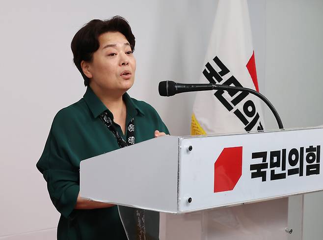 윤희숙 국민의힘 혁신위원장이 7월10일 서울 여의도 당사에서 제1차 혁신위원회 회의 결과를 브리핑을 하고 있다. ⓒ 연합뉴스