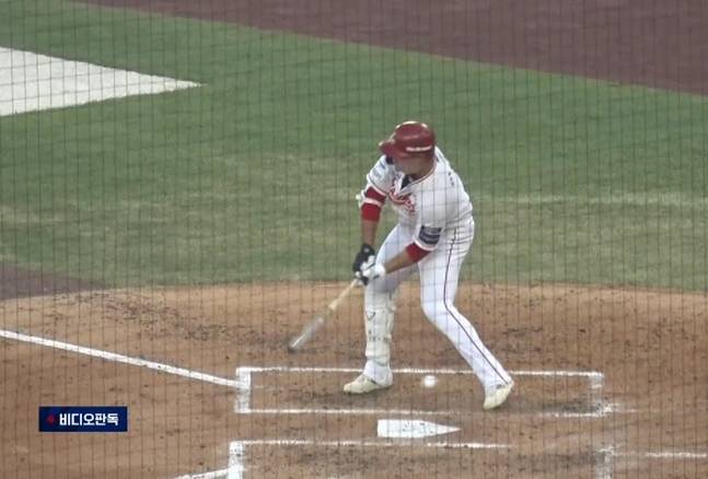 11일 열린 2025 KBO 퓨처스 올스타전에서 2회말 SSG 이승민(북부)의 체크스윙에 대한 비디오 판독이 실시되고 있다. /사진=SPOTV 중계화면 갈무리