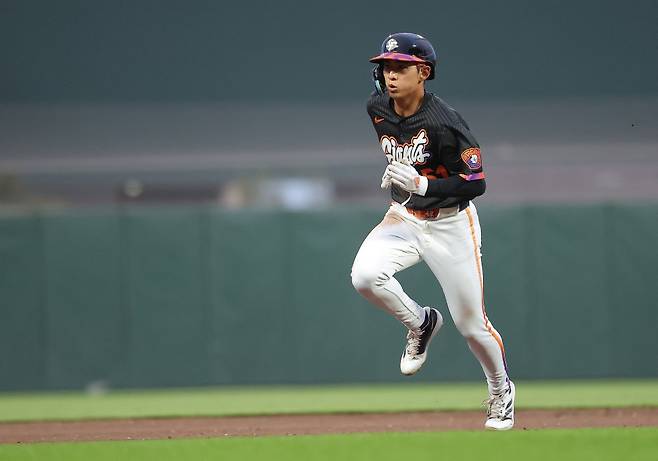 미국 샌프란시스코 지역 매체 NBC스포츠 베이 에어리어가 샌프란시스코 자이언츠 외야수 이정후의 부진 장기화에 대해 우려를 나타냈다. 슬럼프가 끝났다는 기대감이 지나치게 낙관적인 판단이었다고 전하기도 했다. Imagn Images 연합뉴스