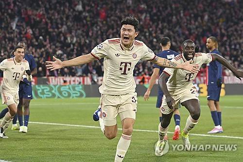 김민재가 스페인 최고 명문이자 축구인들이라면 누구나 가고 싶어하는 '꿈의 구단' FC바르셀로나에 갈 가능성이 생겼다.&nbsp;독일 매체 'TZ'는 11일 바르셀로나가 뮌헨 수비 듀오 김민재, 다요 우파메카노에 대해 문의했다고 보도했다.&nbsp;매체는 '주전 수비수 로날드 아라우호가 바르셀로나를 떠날 수 있는 이벤트에서 계획되고 있다. 바르셀로나 스포츠 디렉터 데쿠가 우파메카노의 플레이스타일과 김민재의 강점, 특히 경기 빌드업과 경합 습관을 좋아한다'고 설명했다.&nbsp;김민재는 지난 2년간 독일 최고 명문이자 세계적인 구단 바이에른 뮌헨에서 뛰었으나 매 시즌 후반기에 부진하다보니 올여름엔 매물로 나온 상태다. 연합뉴스