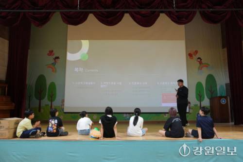 ◇10일 영월 신천초등학교에서 2025 학생드론진로교육체험 프로그램이 열렸다.