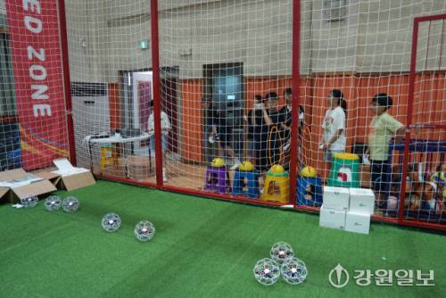 ◇10일 영월 신천초등학교에서 2025 학생드론진로교육체험 프로그램이 열렸다.