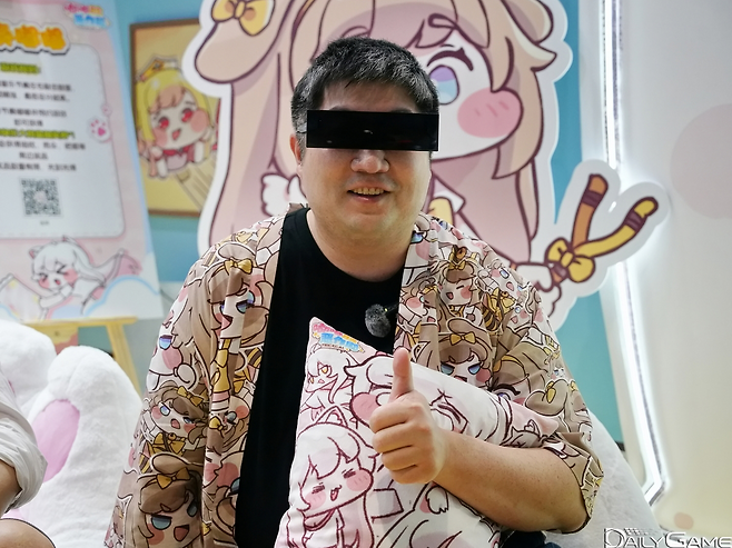 한정현 대표의 마스코트가 되어버린 선글라스가 이번 행사에도 함께했다.