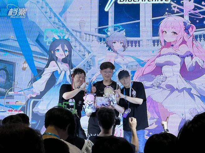 - 블루아카이브 부스를 방문한 우리의 용하형&nbsp;