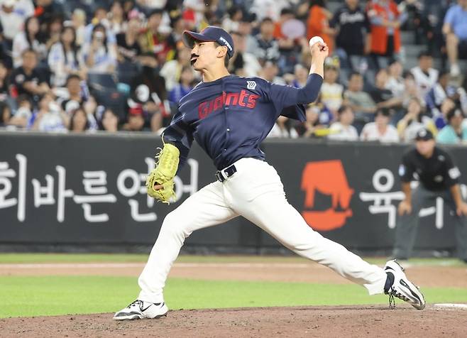 이영재가 투구에 임하고 있다. 사진 | 연합뉴스