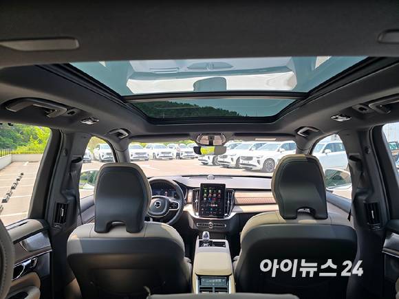 볼보 '신형 XC90' 인테리어. [사진=김종성 기자]