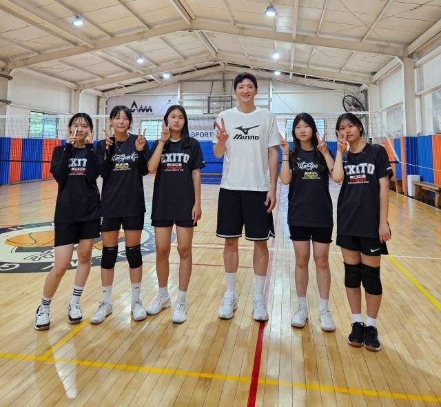 박종철 대표는 “큰 책임감을 느낀다. 단순한 배구 교육 공간을 넘어 엘리트 선수 육성, 입시 지도, 동호인 활성화 등 다양한 분야에서 배구를 위해 노력하는 공간이 되려는 곳이 엑시토 배구교실 김포점이다. 혁신적인고 정확한 비전 제시를 통해 앞으로의 미래를 준비하고자 한다”고 포부를 밝혔다. 사진=엑시토 배구교실 김포점 제공