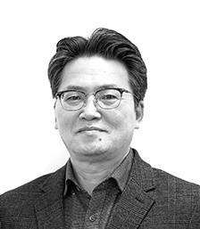 김진영 편집국장·이사&nbsp;