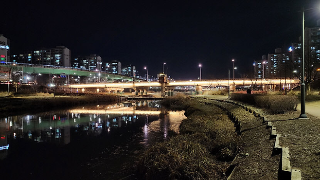 야관 경관 조성 사업이 완료된 북구 동화교 일대의 모습. 북구청 제공.