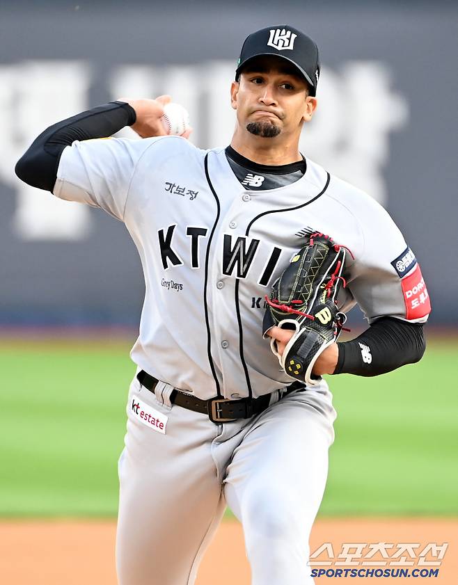 28일 수원KT위즈파크에서 열린 두산과 KT의 경기, KT  선발투수 쿠에바스가 역투하고 있다. 수원=허상욱 기자wook@sportschosun.com/2025.05.28/