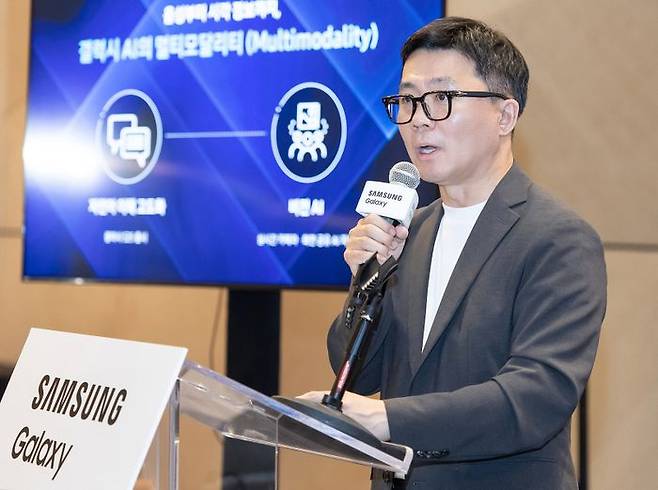 7월 9일(현지시간) 미국 뉴욕에서 삼성전자 MX사업부 랭귀지(Language) AI팀 박지선 부사장이 멀티모달AI에 대해 브리핑하는 모습ⓒ삼성전자