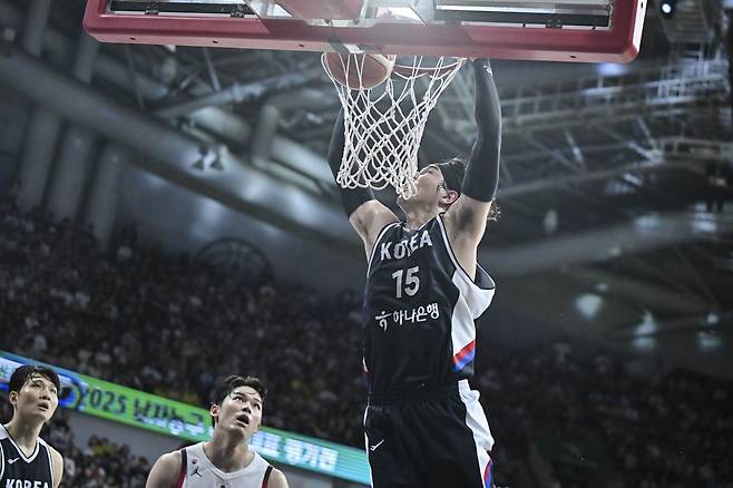 한국 농구대표팀 센터 김종규는 7분 4초 동안 부지런히 골밑을 지키며 9점을 올렸다. 대한민국농구협회 제공.