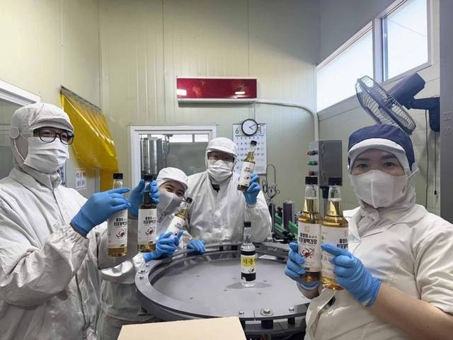 경북 영덕 ‘더 동쪽 바다가는 길’ 직원들. 쿠팡 제공