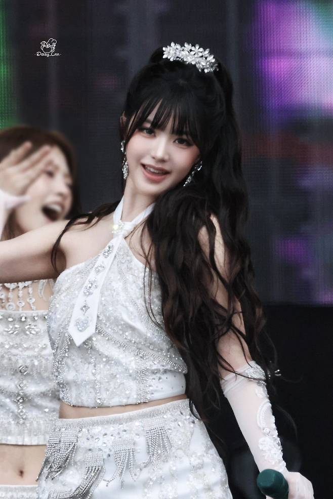 3.jpg 오늘자 롤라팔루자 베를린 아이브 장원영