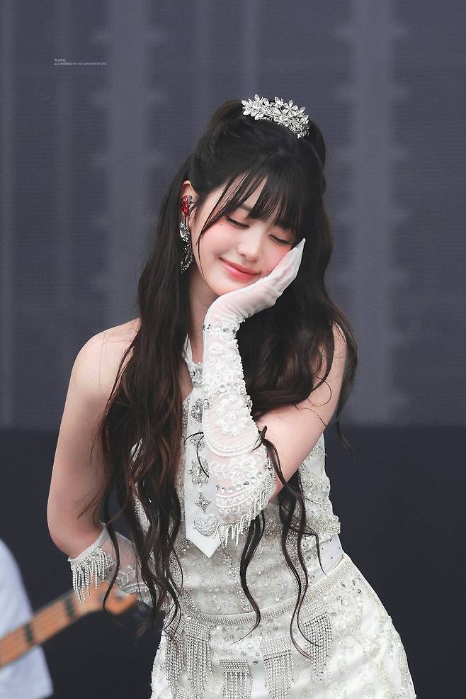 14.jpg 오늘자 롤라팔루자 베를린 아이브 장원영