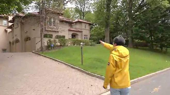 미국 뉴저지 고급 주택가의 옛 국정원 공관. 올해 1월 290만 달러에 매각됐다.