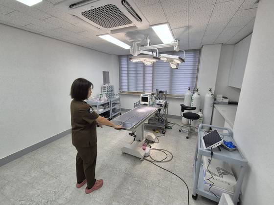 광주광역시 북구 우치공원 내 동물병원 수술실의 모습. 우치동물원은 최근 환경부로부터 제2호 거점동물원에 지정됐다. 환경부는 우치동물원이 우수한 수술 전문 인력을 보유하고 있다고 평가했다. 황희규 기자