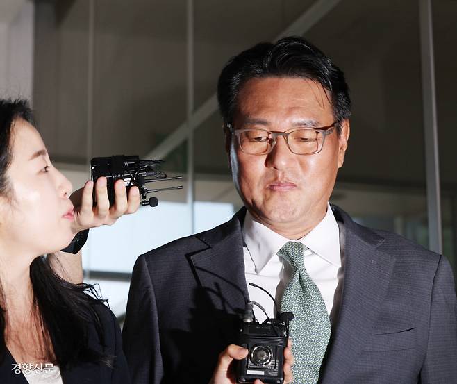 등 돌릴 결심? 김태효 전 국가안보실 1차장이 지난 11일 서울 서초구 채 상병 특검 사무실에 피의자 신분으로 출석하고 있다. 한수빈 기자 subinhann@kyunghyang.com