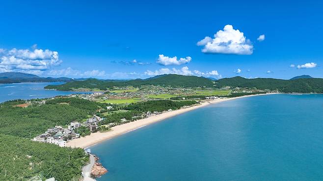 Sinji Myeongsasimni Beach in Wando County, South Jeolla [WANDO COUNTY OFFICE]
