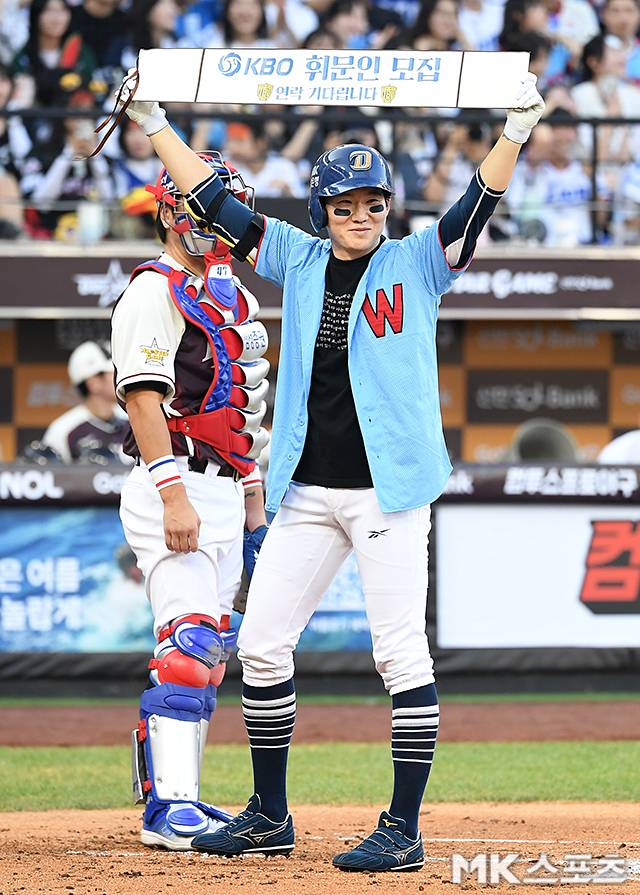 모교 휘문고에 대한 애정이 각별한 박민우. 사진(대전)=천정환 기자