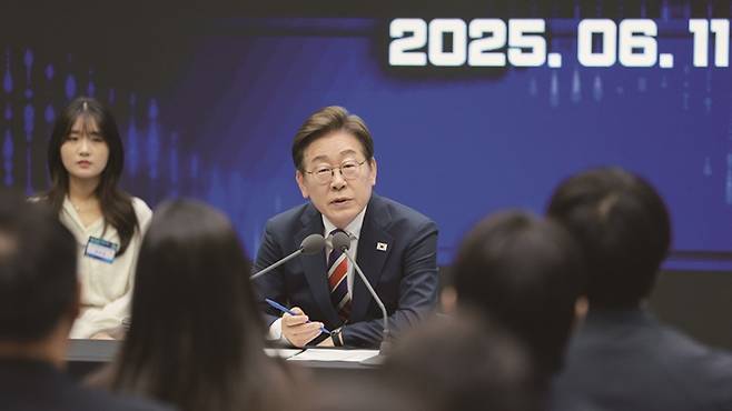 금융당국이 주가조작을 강력하게 처벌하겠다는 방침을 세운 건 이번이 처음은 아니다. 흐지부지돼선 곤란하다. 대통령의 공약 '코스피 5000'의 전제는 건전한 거래 풍토다.[사진｜연합뉴스]