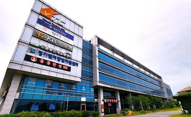 ▲ 양주시 광적면에 위치한 '양주테크노시티(YTC)' 전경. 한국전력이 오는 17일 전기공급 중단을 예고하면서, 입주해 있는 70여 개 기업과 기관이 영업 중단 위기에 놓였다.