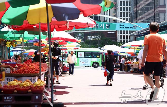 10일 서울 시내의 전통시장. 2025.7.10/뉴스1 ⓒ News1 김민지 기자